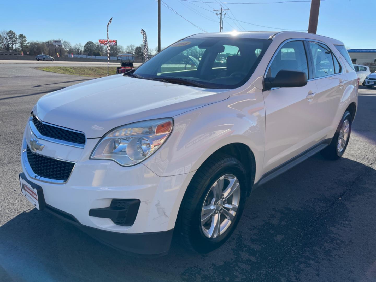 2015 White Chevrolet Equinox (1GNALAEK2FZ) with an 4-Cyl, 2.4 Liter engine, Automatic, 6-Spd transmission, located at 8008 Warden Rd, Sherwood, AR, 72120, (501) 801-6100, 34.830078, -92.186684 - Photo#3